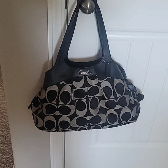 Coach | Bags | Signature Lexi Satchel Bag Coach No A294f18828